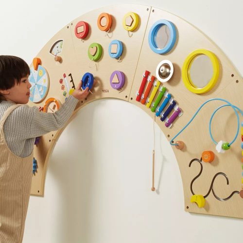 Összetett készségfejlesztő játék, matatófal (falra szerelhető, szivárvány)